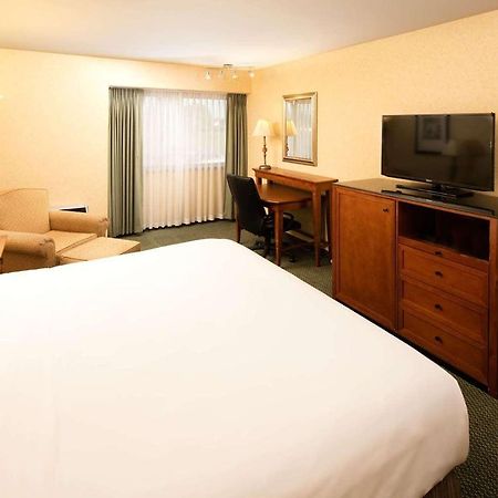 Red Lion Hotel Kennewick Columbia Center Экстерьер фото