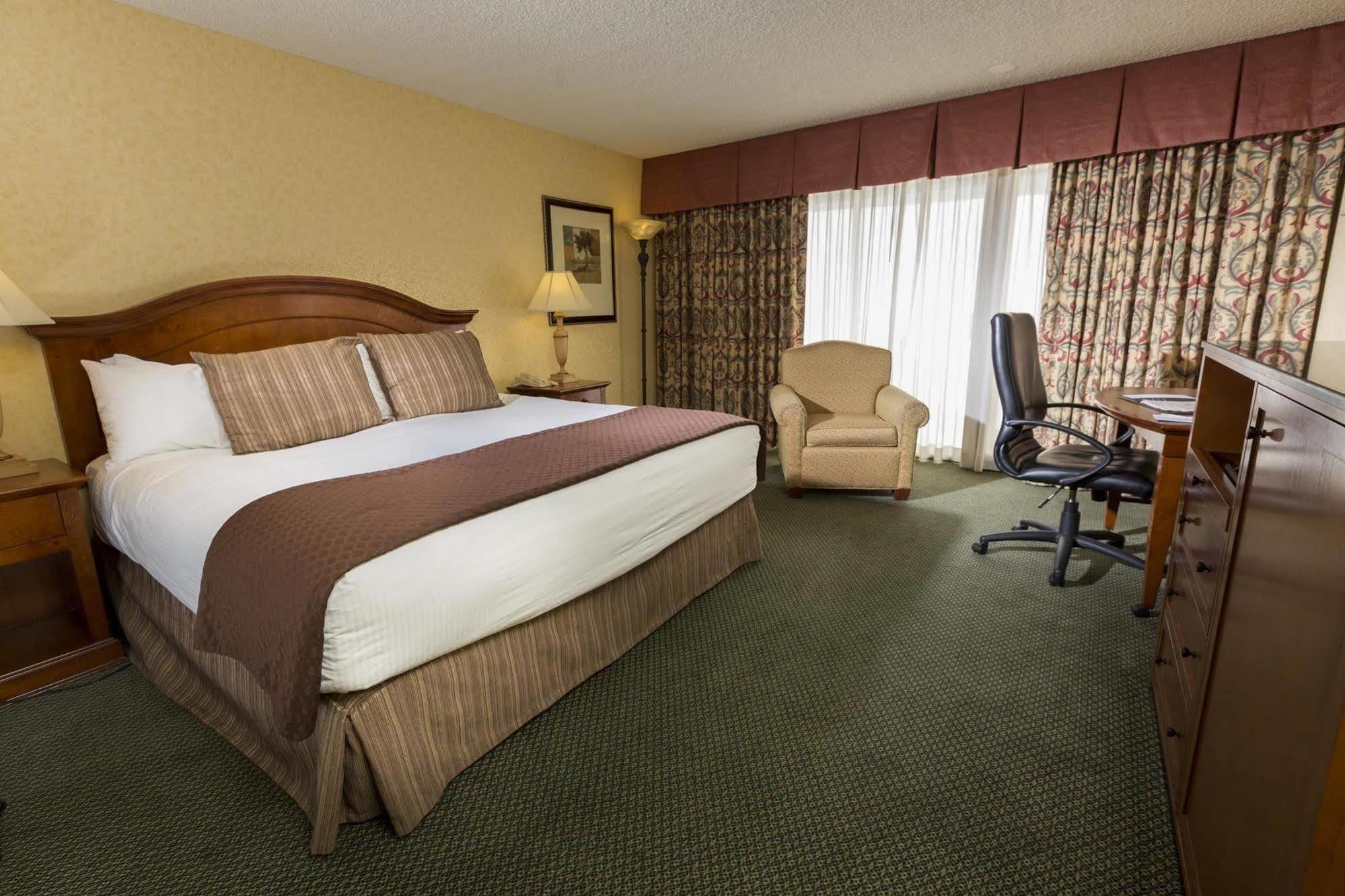 Red Lion Hotel Kennewick Columbia Center Экстерьер фото