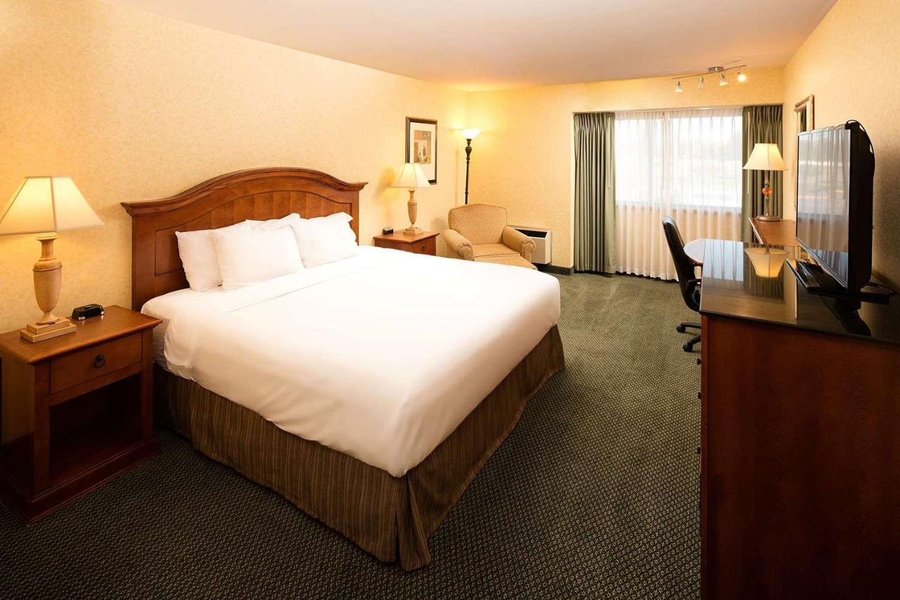 Red Lion Hotel Kennewick Columbia Center Экстерьер фото